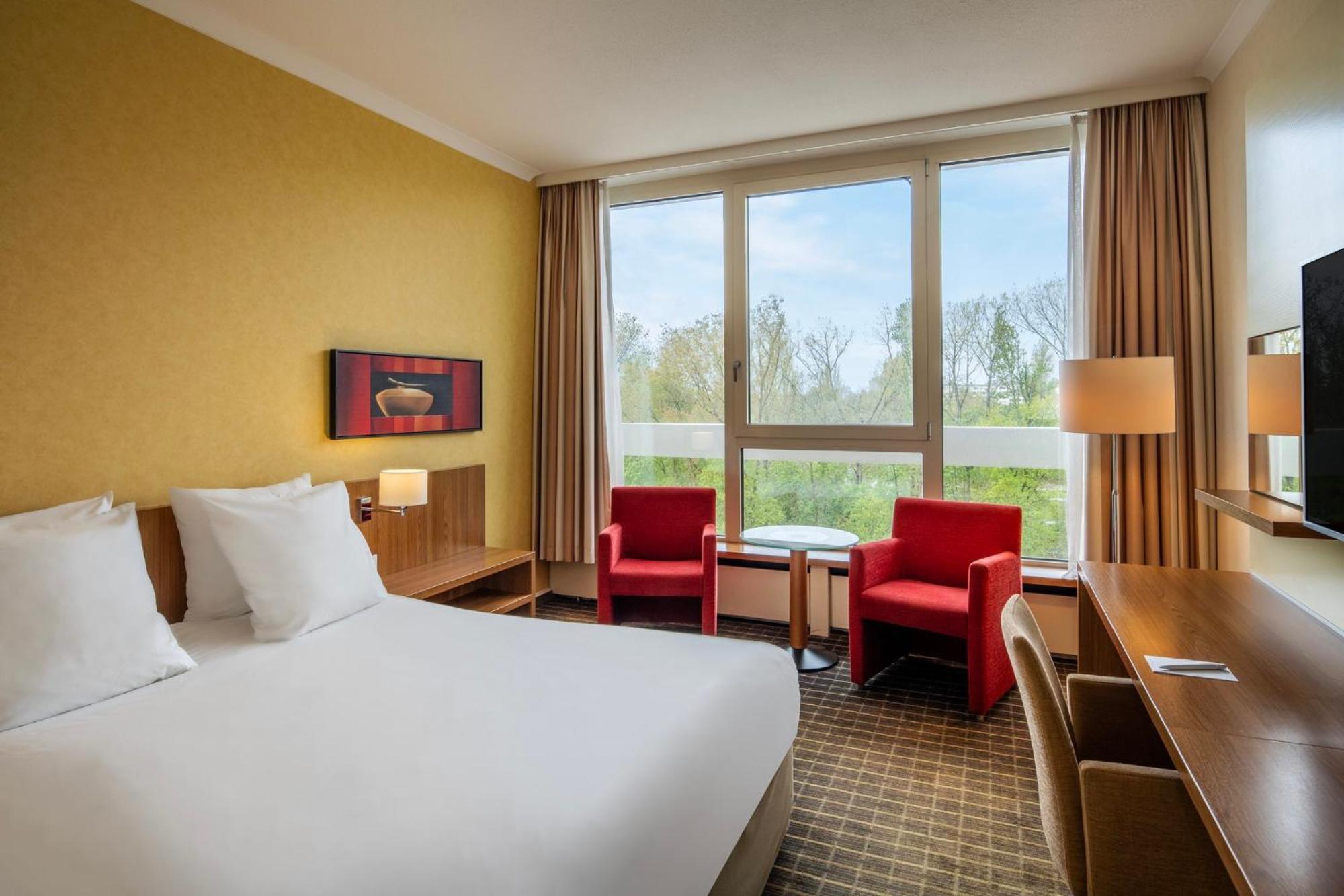 Crowne Plaza Antwerpen By Ihg Hotel Exterior photo