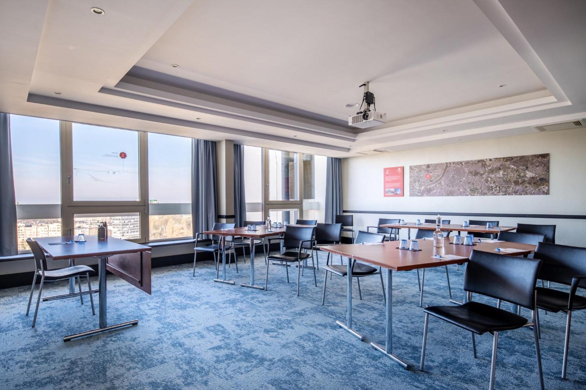 Crowne Plaza Antwerpen By Ihg Hotel Exterior photo