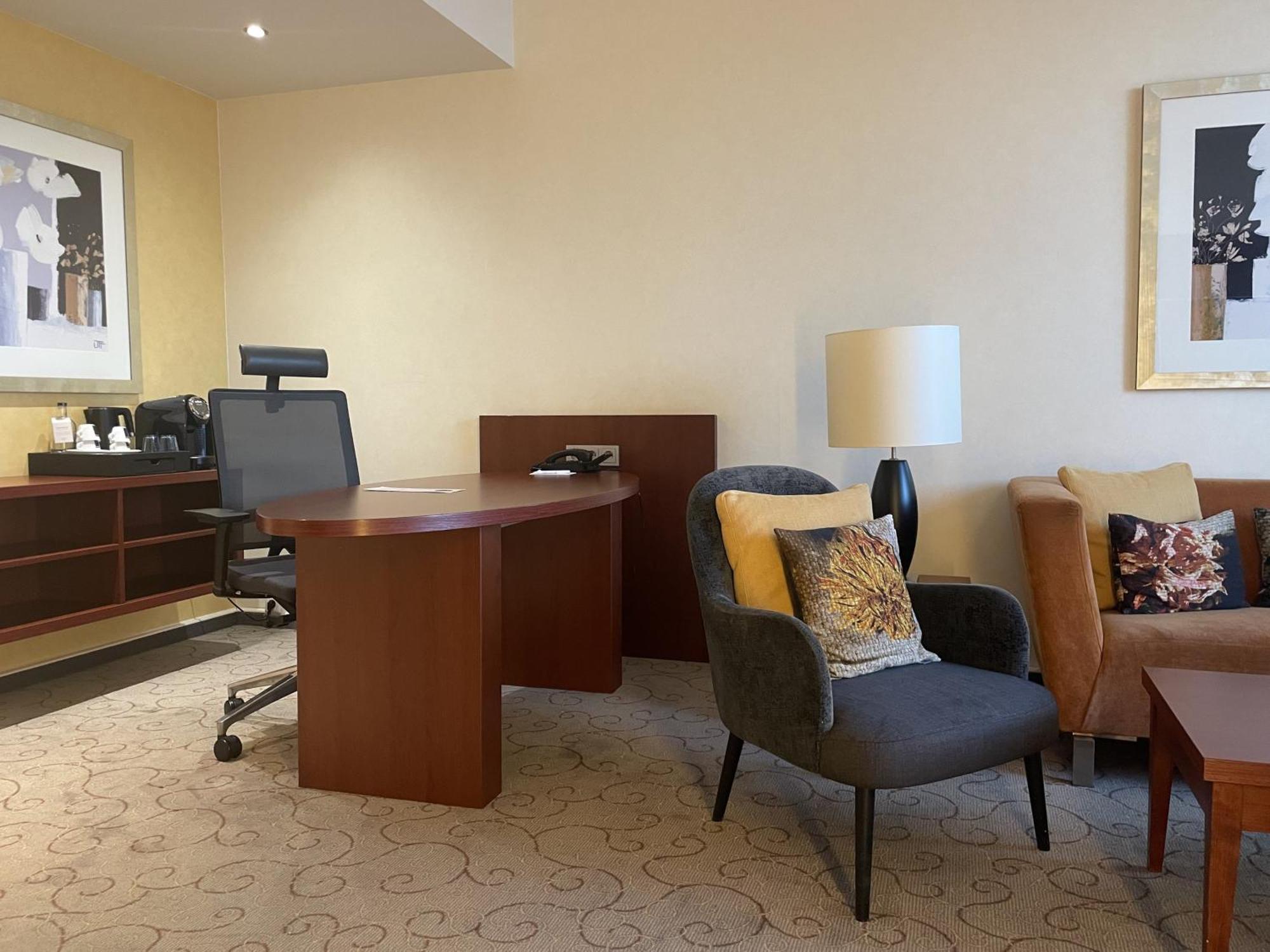 Crowne Plaza Antwerpen By Ihg Hotel Exterior photo