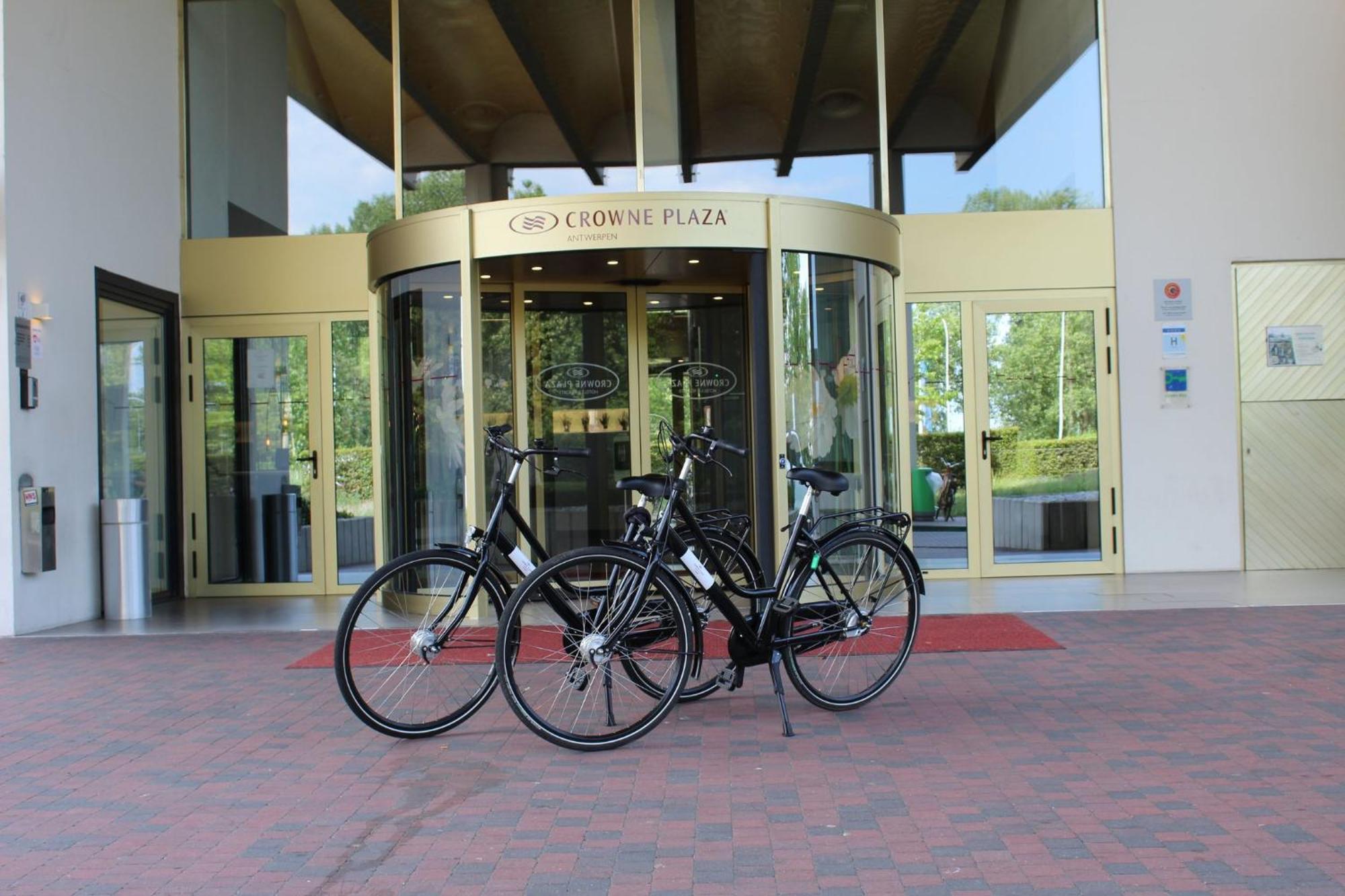 Crowne Plaza Antwerpen By Ihg Hotel Exterior photo